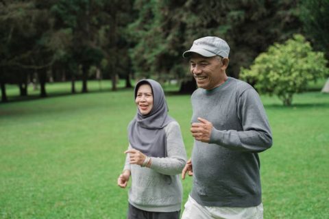 menjaga pola hidup sehat